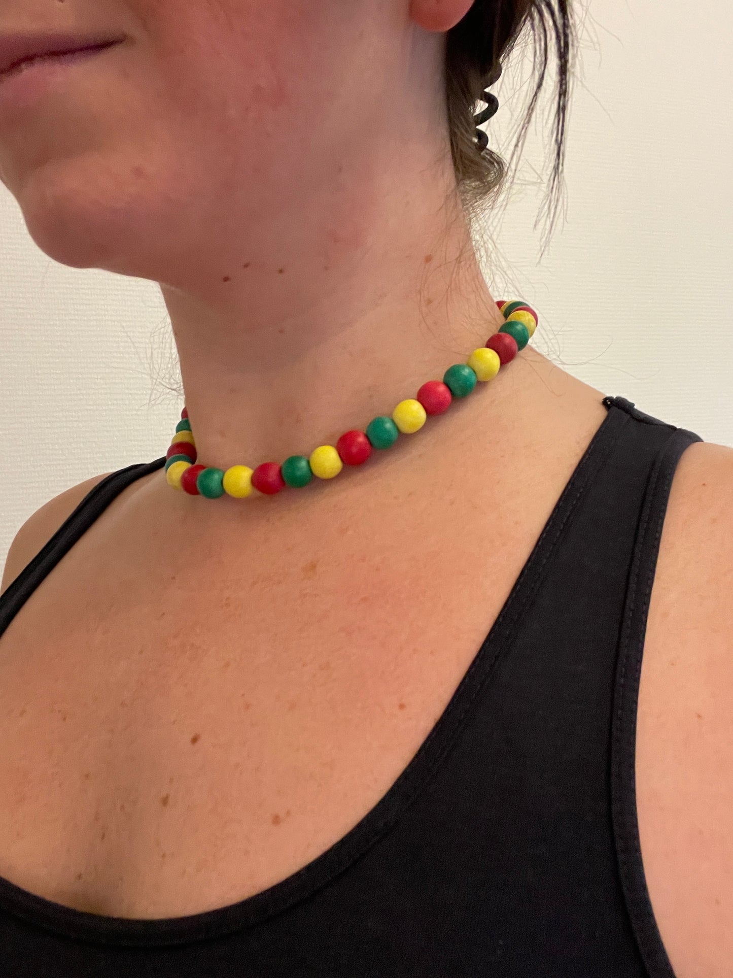 Collier Boho JAMAIKA en perles de bois - Rouge/vert/jaune