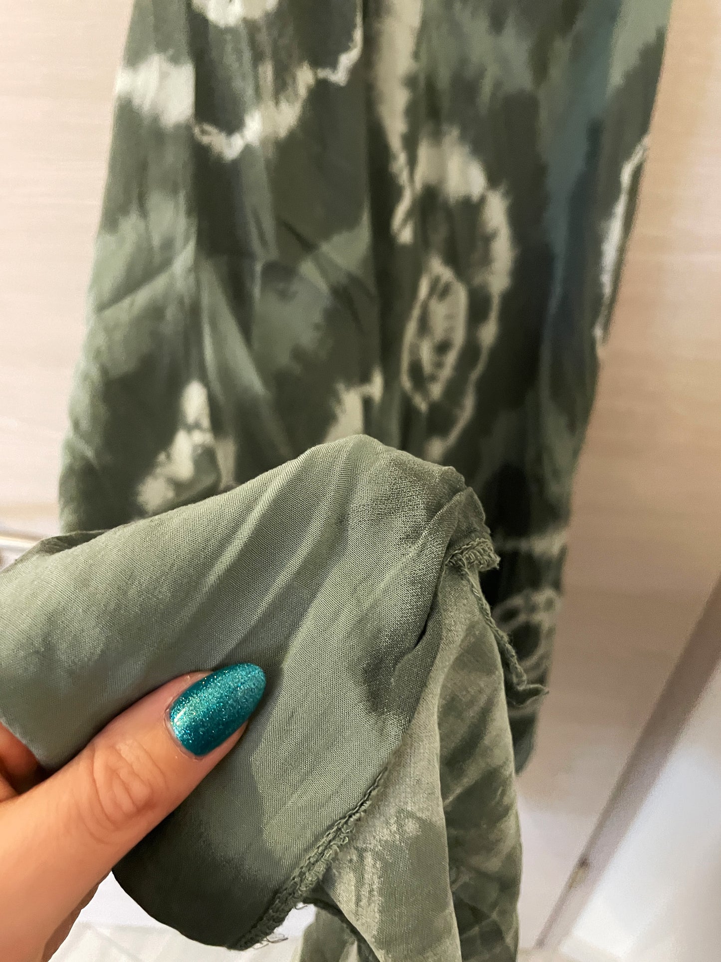 Robe longue Bohème à fines bretelles BATIK - Vert kaki / olive