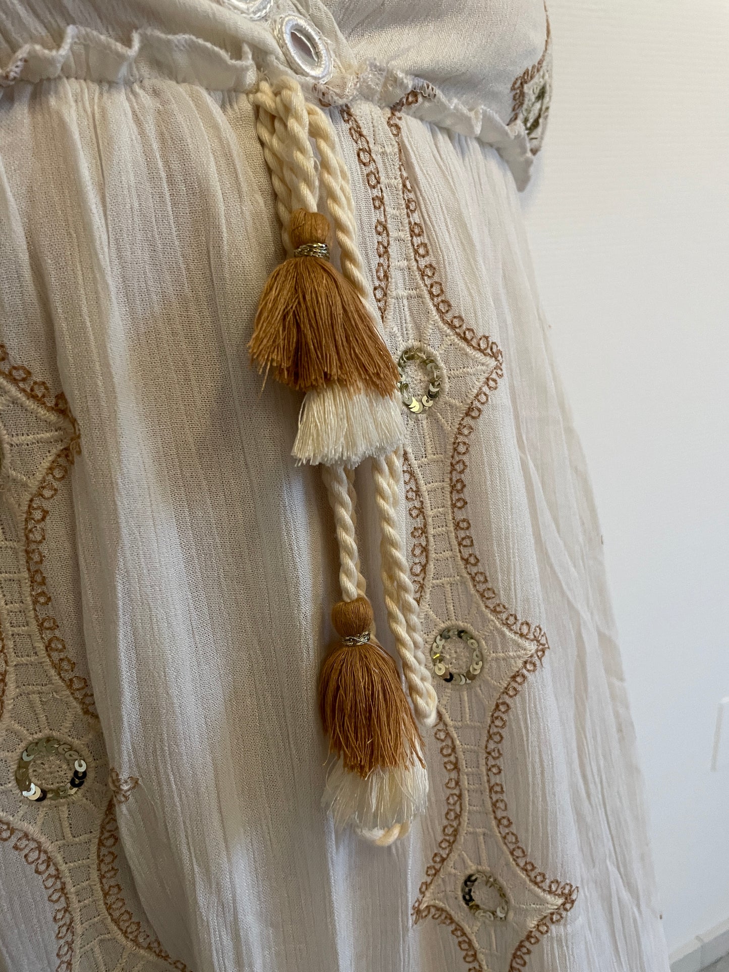 Robe longue GOLDEN PARTY- brodée d'or et d'éléments miroirs - Blanc écrue