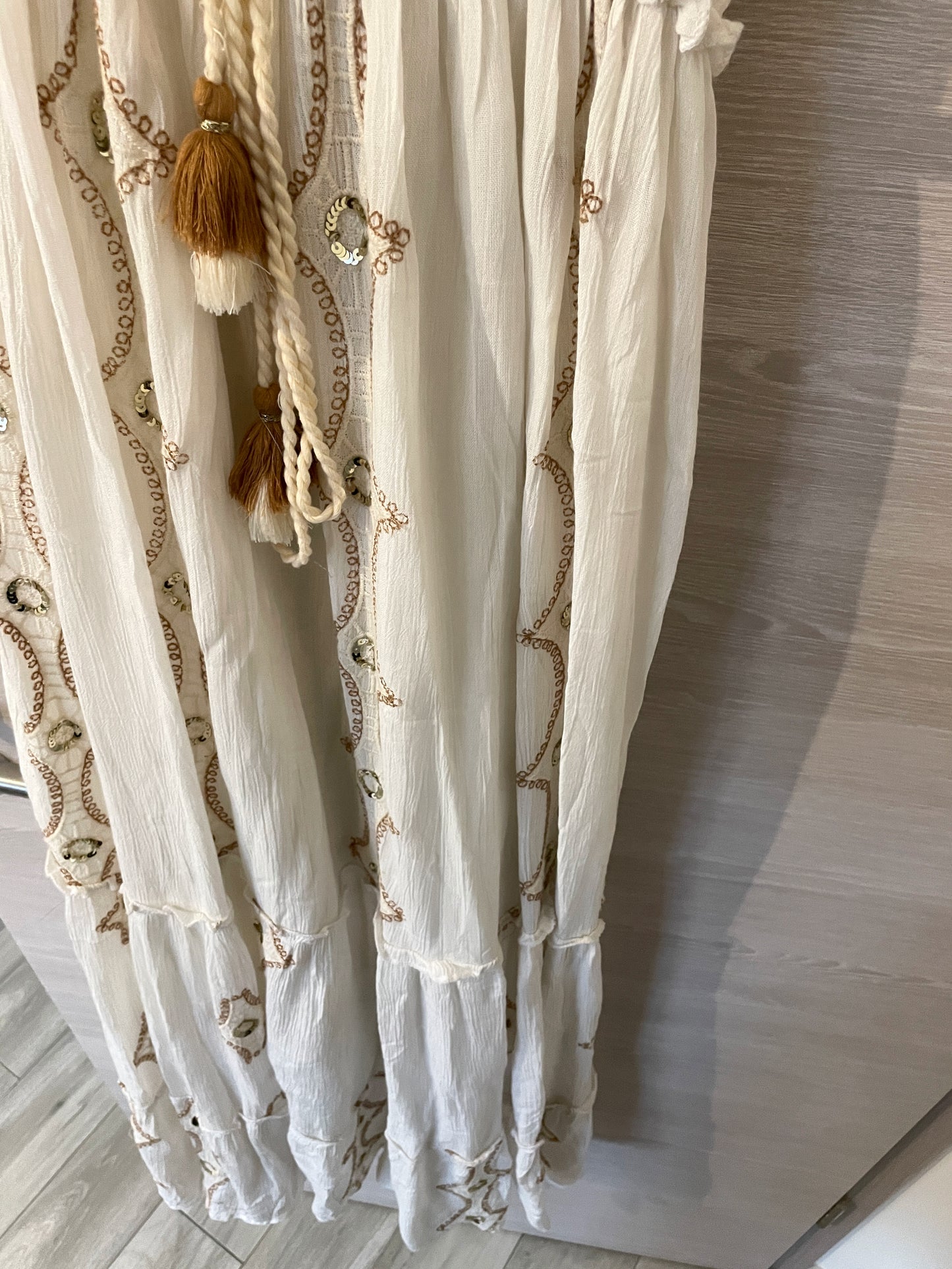 Robe longue GOLDEN PARTY- brodée d'or et d'éléments miroirs - Blanc écrue