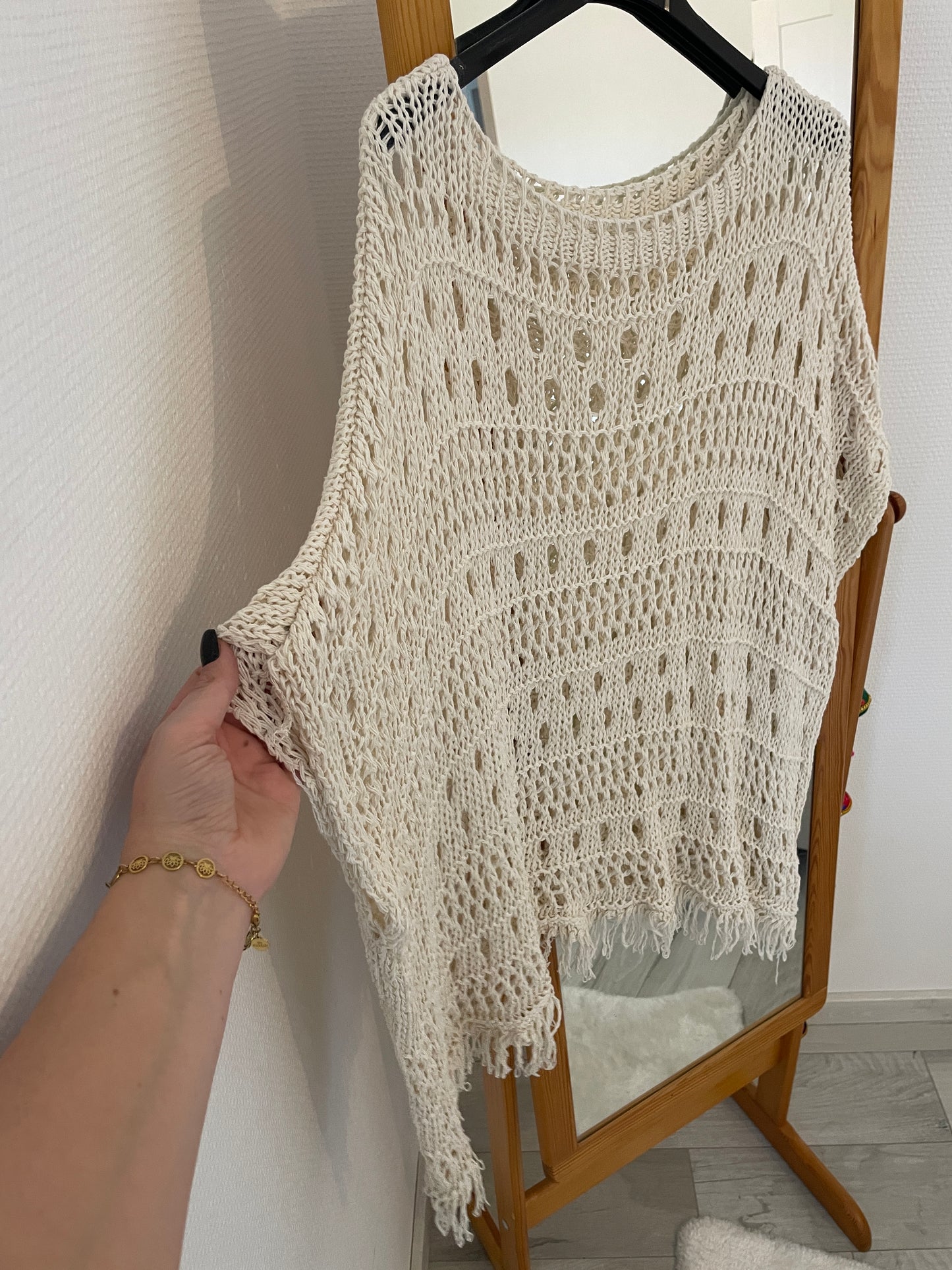 Haut troué : Élégance décontractée à la perfection - Blanc-Écru