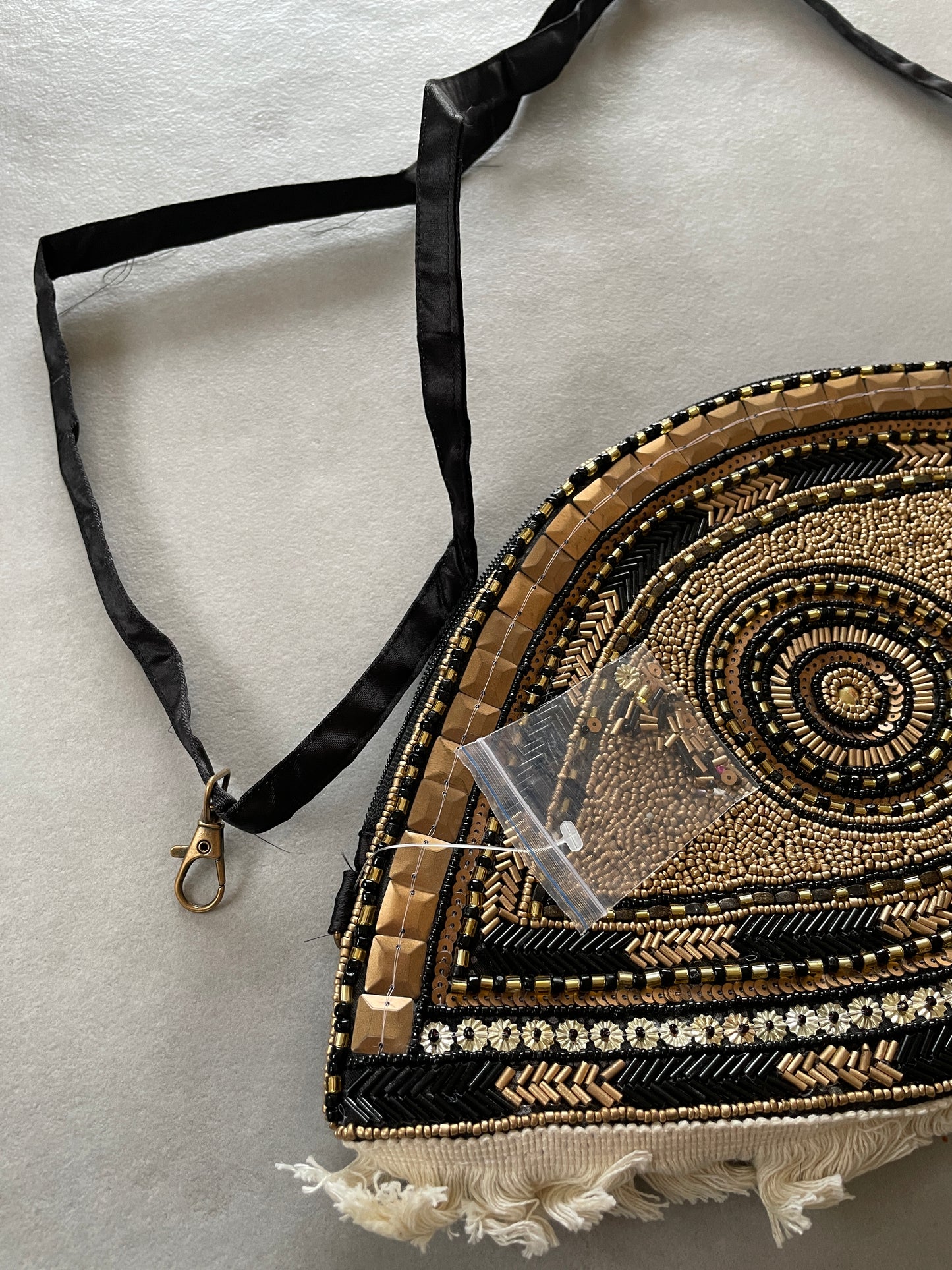 Sac brodé Boho-Chic EVIL EYE - Noir / Doré