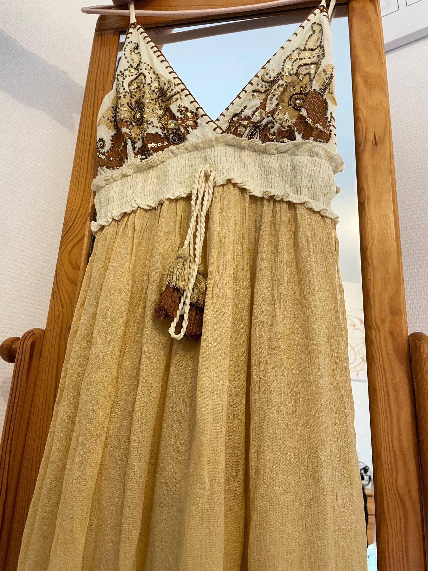 Robe longue GOLDEN SUMMER - brodée en élégance