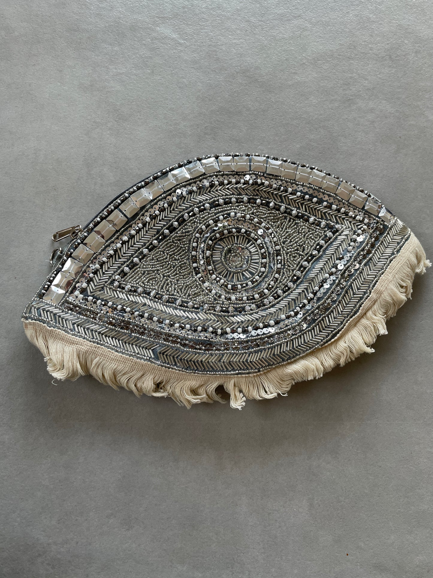 Sac brodé Boho-Chic EVIL EYE - Gris / Argenté